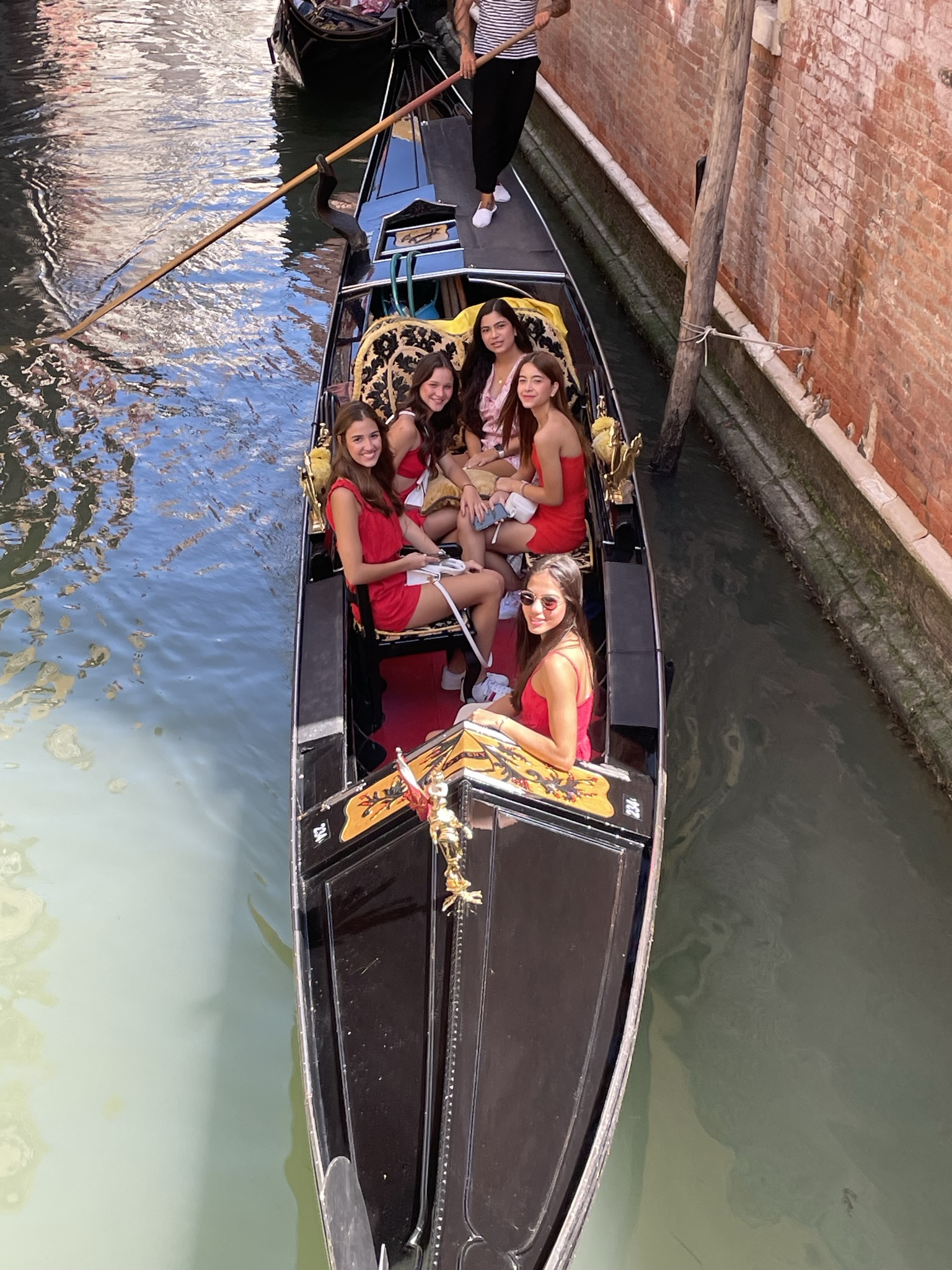 Góndola en los canales de Venecia